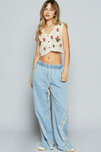 Load image into Gallery viewer, Boho Embroidered Floral Crop
