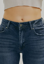 Load image into Gallery viewer, Kancan High Rise Jeans
