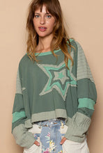 Load image into Gallery viewer, Star of the show pullover
