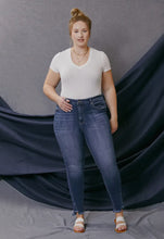 Load image into Gallery viewer, Curvy High Rise Kancan Skinny Jeans
