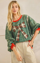 Load image into Gallery viewer, Vintage Green Plaid Bow Pullover
