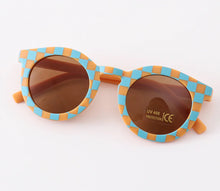 Load image into Gallery viewer, Retro round kids sunglasses UV400
