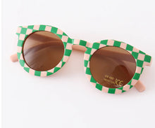 Load image into Gallery viewer, Retro round kids sunglasses UV400
